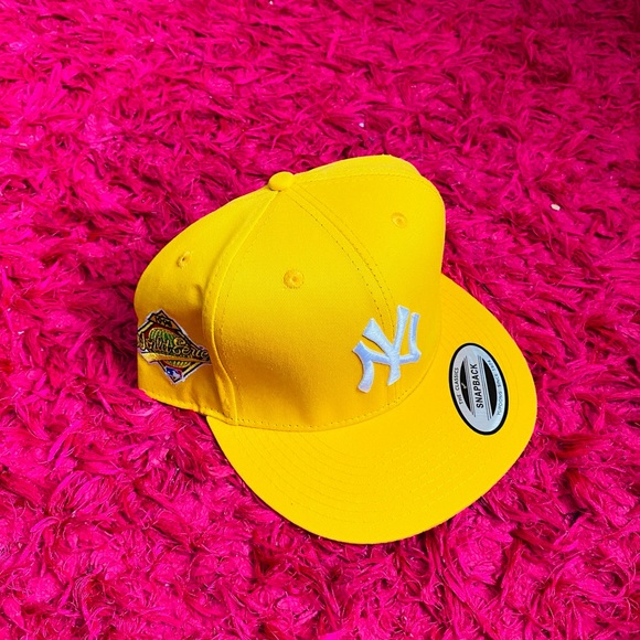 Hat - Picture 1 of 2